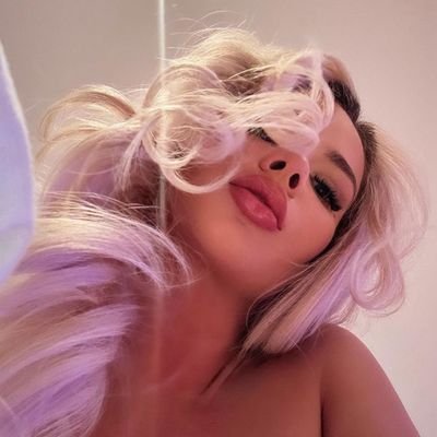 Loyalty, honesty, and laughter are my love language. I’m not here for games just looking for someone who’s ready for the real thing.