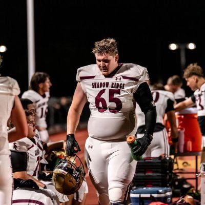 AZ-SRHS 26'
VAR all O-LINE
6'5''| 300lb|
Contact me (623)-217-3852
Squat:435, Bench:295, Power Clean:300, Deadlift: 485
NCSA Profile