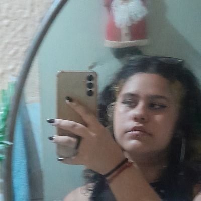 reddbitch13's profile picture. 