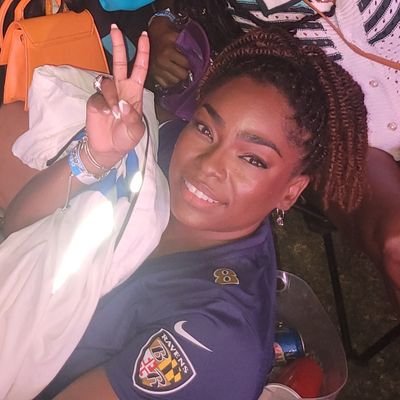 e_alexZondria's profile picture. A girl worth fighting for 🀄️☯️,
a forever Mulan STAN account. 
Pro Netflix'er and Foodie. Ravenstown💜.
Minions are my spirit animals🤸🏽‍♀️
🏈🏉🥎🇧🇸