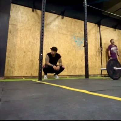Diseñador/ Maqueteador ❤️ Crossfiter/kick boxer/todo lo que busca y más.