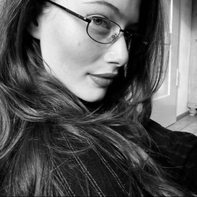 lunetola's profile picture. estudando, não perturbe.
          ⠀⠀⠀⠀⠀⠀⠀⠀⠀