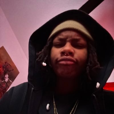 gay👩🏾❤️💋👩🏽 lightskin hate page. yall are NOT safe.