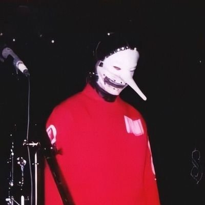 Are you loyal to @slipknot?! Well, rest assured that this account will follow you! | Admin: @aslipknotfan | Eng/Esp | DM me if I follow someone problematic