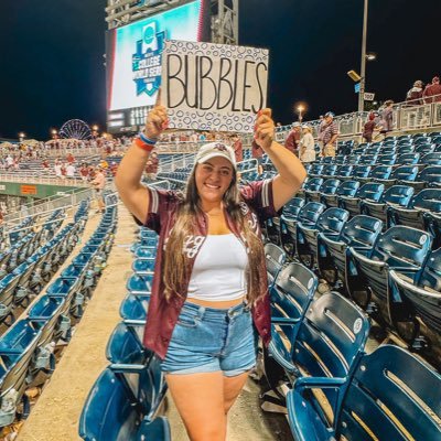 TAMU B.S. ‘17 • M.S. ‘21 👍🏽 I hope you like Aggie Athletics, cause that’s all you’ll get here 💛 Proverbs 16:9