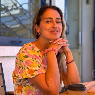 Amo a mi familia. Vivo en Coyhaique pero mi ❤️ está en Santiago y Calama. Si me sigues te sigo de vuelta. Orgullosamente aprobé 🇨🇱