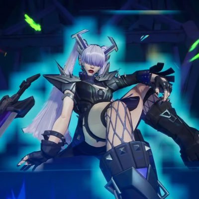 skysemptybrain's profile picture. she/her 22