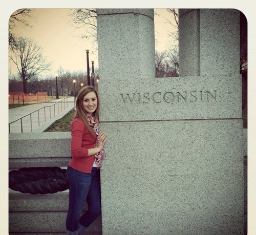 nelbrown13's profile picture. 🍕✈️🐿🐱