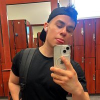 Oscar (@ohyesitjiggles) 's Twitter Profile