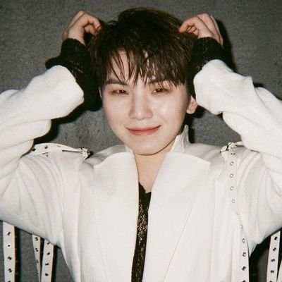 something whiteㅡpure in the SEVENTEEN'S world, may the angel always pours blessing on us. ♡