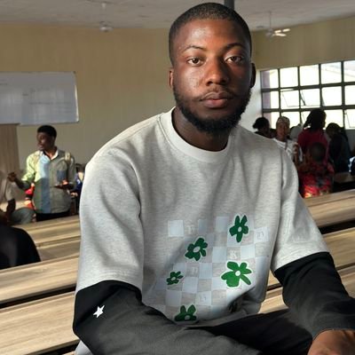 topboy_200's profile picture. Real Madrid 🤍Ronaldo🐐Santan  Dave💫Davido👑