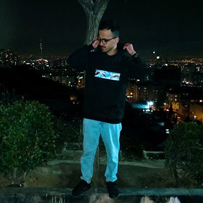 Alirezarh00's profile picture. Smile, even in fucked up situation...