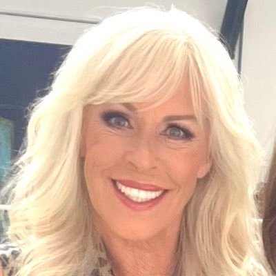 Mijn nieuwe account! Artiest-presentator-ex-verpleegkundige. Moeder van 3. Oma van 4. Ridder io van ON. Boekingen & info: 0653457407.