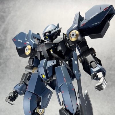 40手前にしてガンプラデビューした #ガンプラ初心者 です。最近は妻と息子もプラモデルデビューし、家族で楽しくワイワイやっています🤣家族揃って進捗は決して早くはないですが無理せず趣味を楽しみたいと思ってます✨こんな家族をどうぞ宜しくです😆ガンプラ垢の方からのフォローはフォロバさせて頂きます😊