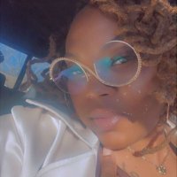 ♓️🌸🤍 (@_loccccc) 's Twitter Profile