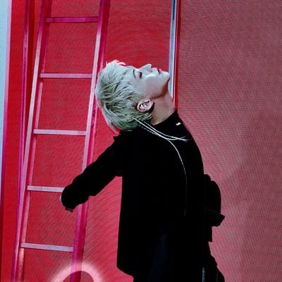 /em/ — filo, sleep deprived, dancer, music lover, 20 °。🎧✮ (any pronouns) ⋆ 7 year old carat ! always active/chronically online •*⁀➷ always, say the name