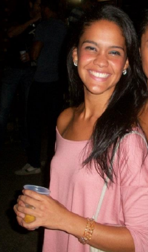 zarakellyrodrig's profile picture. Somos feitos de carne, mas infelizmente temos de viver como se fôssemos de ferro