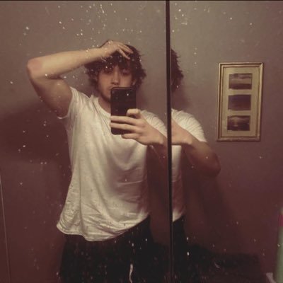 22 years old I’m 6’4 dark souls is love dark souls is life. My profile picture is satire. #freebloodborne