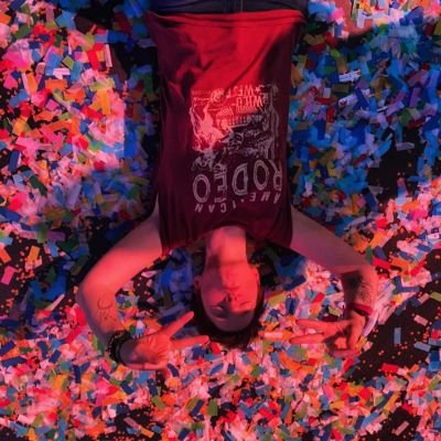 Caribou, son piano, ses enfants et son crabe.
Rejoignez moi sur #SoundCloud :
https://t.co/4r78xw50FH 🎶