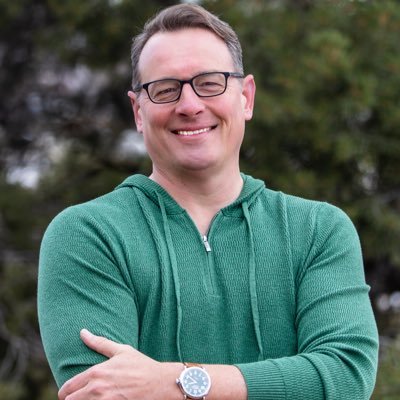 ILM & SkySound editorial contributor. Author. Star Wars Celebration host. Pro-Oxford Comma. “Star Wars: ROTJ: A Visual Archive