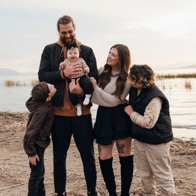 Married to Beautiful @josiMcFalls Dad to Logan, Jake & Marley| Snow College Offensive Coordinator | Offensive Line | Recruiting Coord. #GOBADGERS #SNOLFACTORY