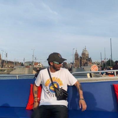 toohightothink_'s profile picture. SHIT HAPPENS / every night fucks every day up