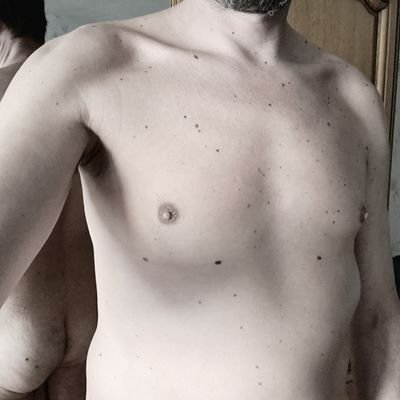 célibataire pour de vrai😉, libertin, 46ans, joueur, exhib, ouvert et quelques autres qualités à découvrir