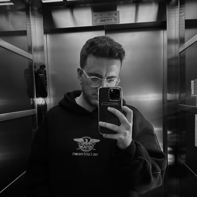 iamaufwolke's profile picture. Atatürk kırmızı çizgimdir.