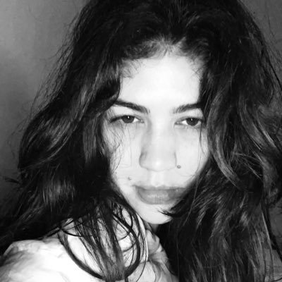 karenozunx's profile picture. 