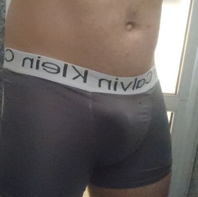 Sou de Divinópolis MG, professor em tempo integral, gosto de lecionar e me exibir, curto uma coisa naturista e nudista