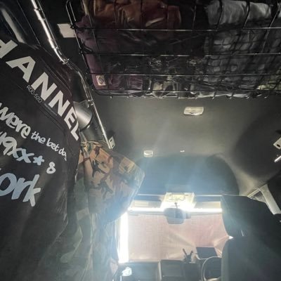 フッ軽な自閉症。軽バン(N-VAN+STYLE FUN)ライフでアドレスホッパーしています。 年間ほぼ365日入るくらいの温泉サウナマニアで全国♨️🧖旅中。ファッション、音楽もオタクです。 #温泉 #サウナ #ファッション #音楽 #オタク
