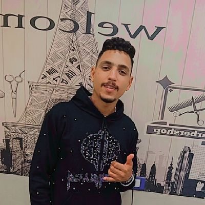 أريدُ محادَثتك طويلاً , حتى يملُ الكلام مِنا”