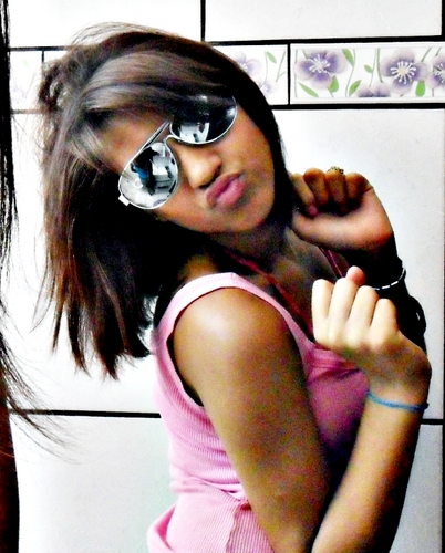 . 14 anos,corinthiana roxa,geminiana,SOLTEIRA,amando quem não mi ama i sempre mi fudendo u.ú!