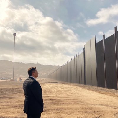 Entrepreneur
🚀| Spacex • CEO & CTO
🚔| Tesla • CEO and Product architect
🚄| Hyperloop • Founder
🧩| OpenAI • Co-founder
👇🏻| Build A 7-fig IG Business