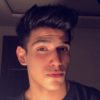 aaravpatill's profile picture. 🚀Your guide to success 📊Generated over 150M+ organic engagement through our managing service ! 📲Skyrocket your business with content #socialmediaagency