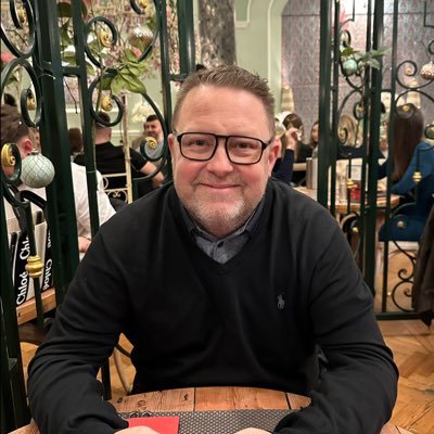 Justins1972's profile picture. Very happily married to @Mariesan2408