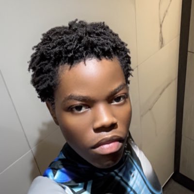 I’m 21♉️. He/they.Queer🇿🇼.Unapologetically Black✊🏾. A very unserious but real individual with way too many interests + thirst traps. D’Yamomtè 007
