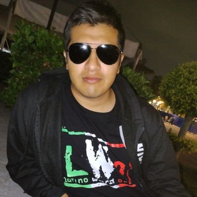 Periodista egresado de la Fes Aragón.
Aspiro a ser corresponsal de guerra, reportero, escritor, guionista, cineasta, luchador.