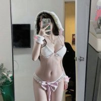 Linh (@lyn1nclouds) 's Twitter Profile