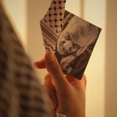 | اِنَّ الْحُسین مِصباحُ الْهُدی وَ سَفینَهُ الْنِّجاة |
عاشق طریقُ الحُسَین ، در جستجوی نور✨
فالو=بک