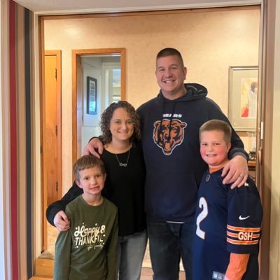 Husband. Father. Social Science Teacher @MCHS156. Varsity OC @McHenryFootball