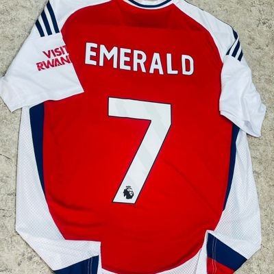 iam_emerald02's profile picture. Computer Engineering student 💻 | Future tech mogul in the making 💸 | frontend web developer 🎧 | Keep it real, keep it light 💡| Arsenal lover ❤️