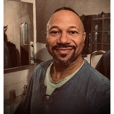 Martinique ❤️ (972, West Indies) ☀️🌴🌺 Singer 🎤🎼 & Entreprenariat 🤔🤓😎👊🏽 Cahors (46) & Montpellier 😍 (34) https://t.co/NhokionPMF