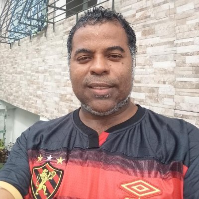 Esquerdista - Antifacista - 🚩
Quando a sociedade está com medo, ela muitas vezes se aproxima do monstro para se proteger.