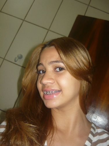 →penas uma Garota,
cσм α αlєgrία dє uмα crίαnçα...
α мαlícία dє uмα αdσlєscєnтє...
є σs sєntíмєnтσs dє uмα мulhєr.. (L)