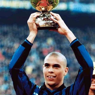 dfgeru's profile picture. solo inter🖤💙