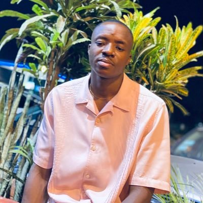 God first ||Optimistic || Loves Cooking and baking 🥘 || likes asking questions || Male Nurse 👨⚕️ || I love @Chelsea fc