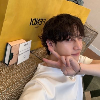 fanfic writer || stay/villain/atiny - SKZ/XH/ATEEZ || 18+, minor DNI || i scream a lot || dms always open 🩷💛💙