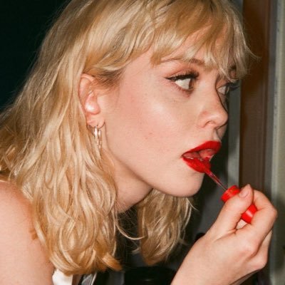 sameoldboots's profile picture. trying to be a good witch💘