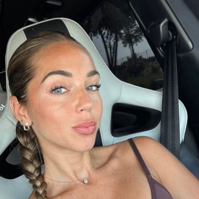mandyclara454's profile picture. I’m here to help people who in indeed 🤍🎚️
